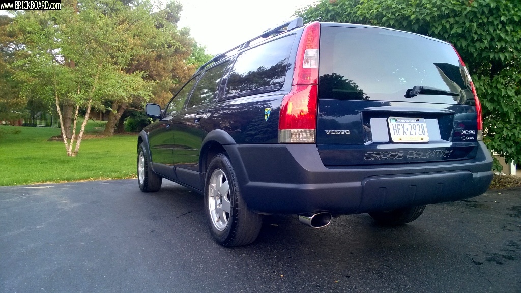 Volvo  -- 04 XC with Elevate Exhaust