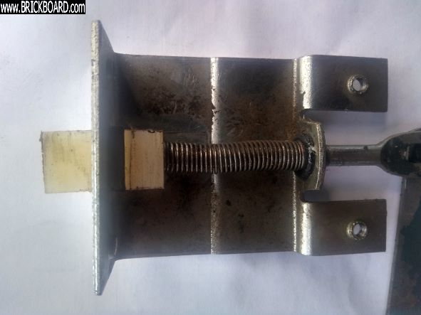 Volvo 120-130 -- Amazon estate tailgate latch