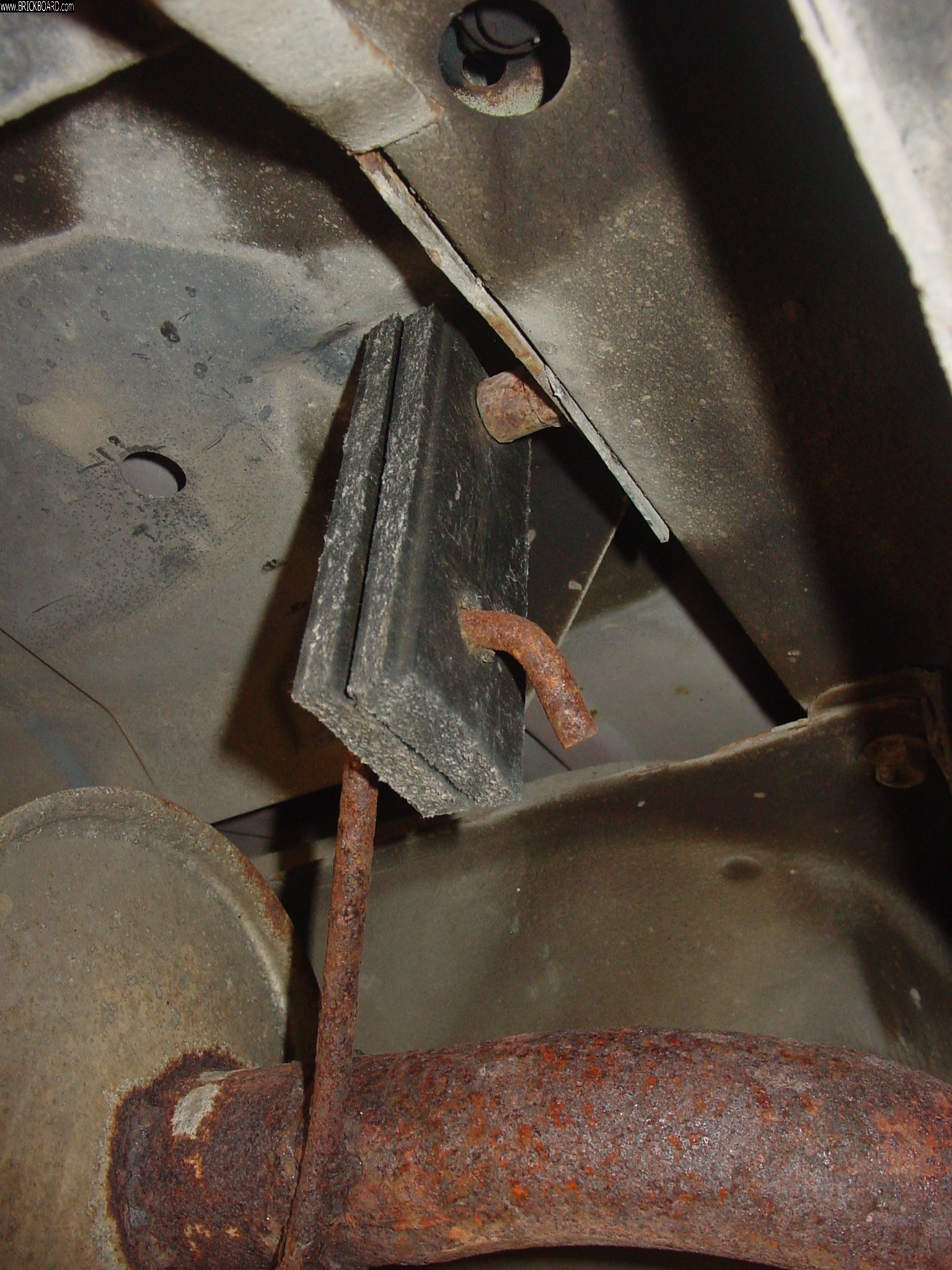 Volvo  -- 1990 Volvo 240 Monolithic Welded Rusty Exhaust Needs Replaced