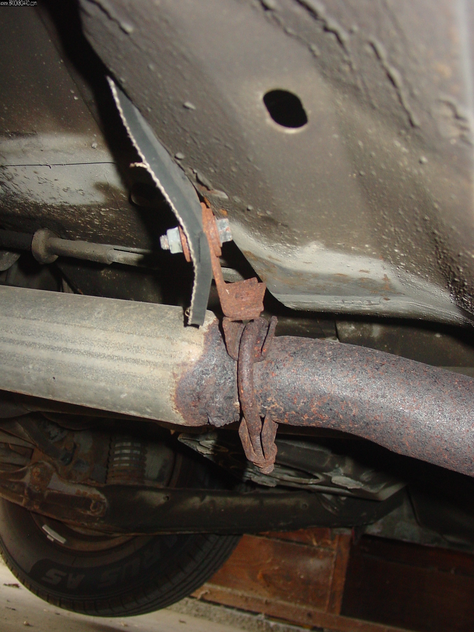 Volvo  -- 1990 Volvo 240 Monolithic Welded Rusty Exhaust Needs Replaced