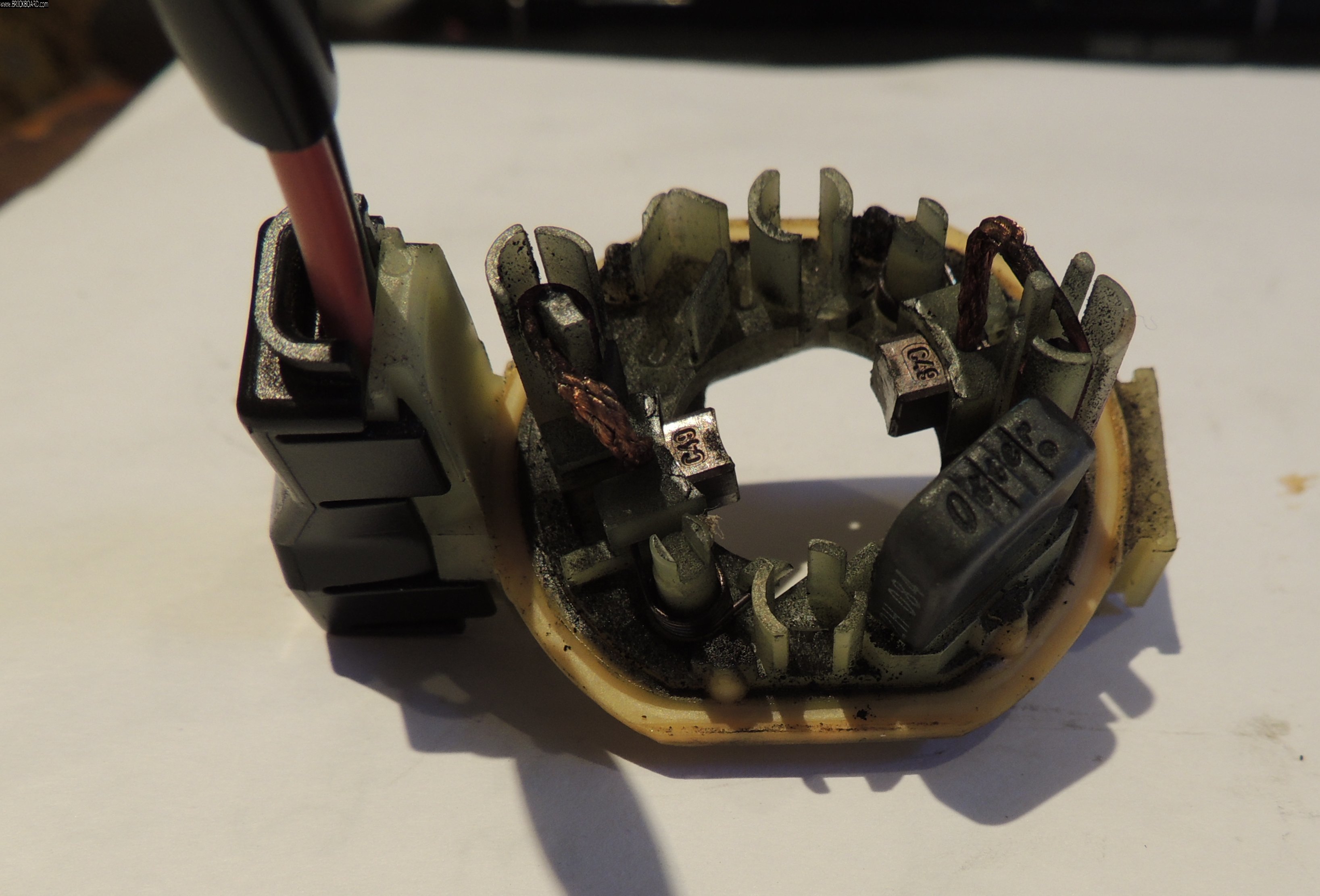 Volvo 900 -- 940 window motor brush assy.
