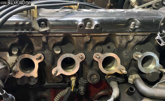 Volvo 200 -- Cylinder head intake side