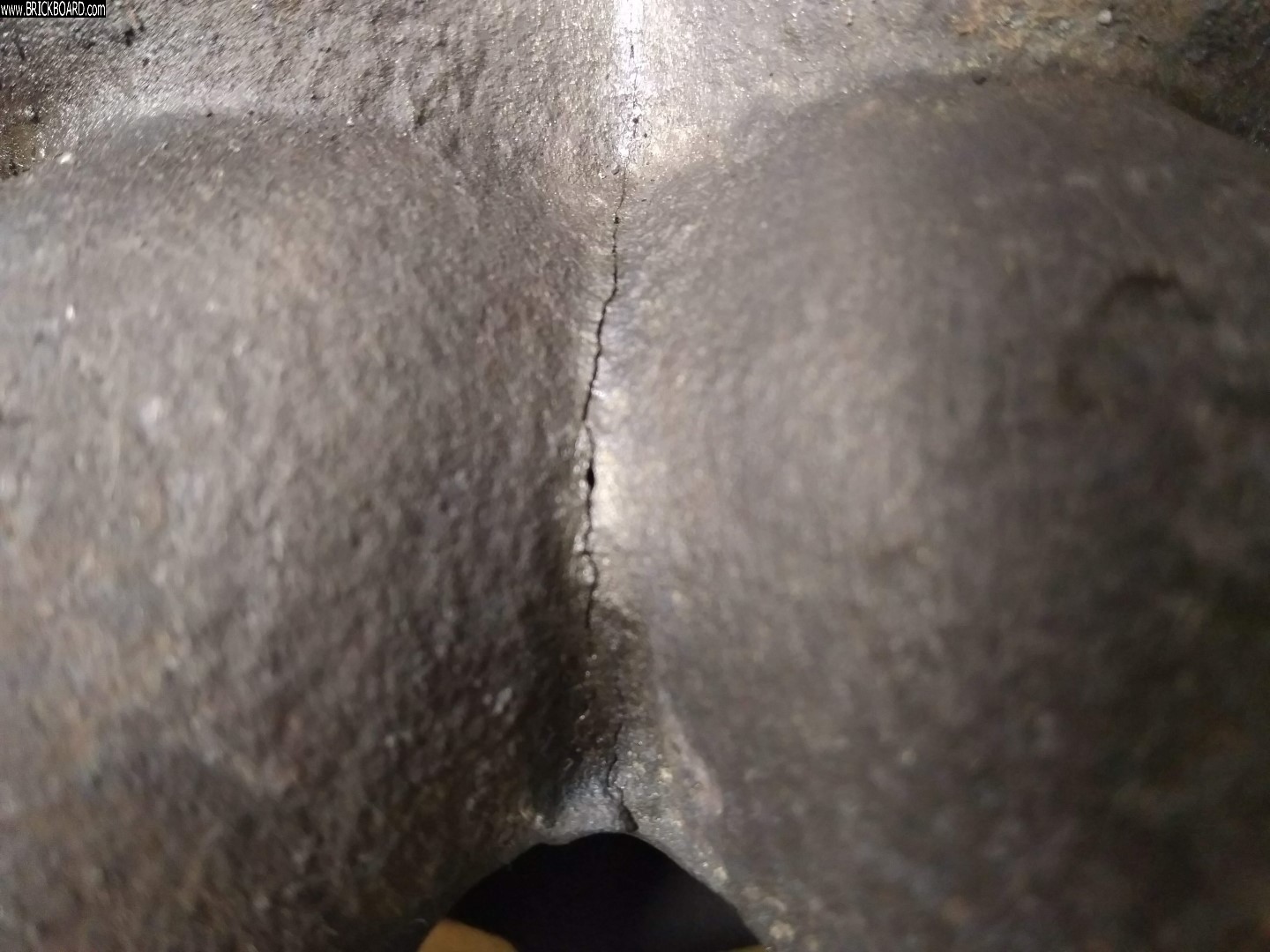 Volvo 900 -- Cracked Exhaust Manifold