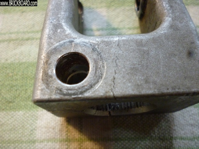 Volvo 200 -- steering joint