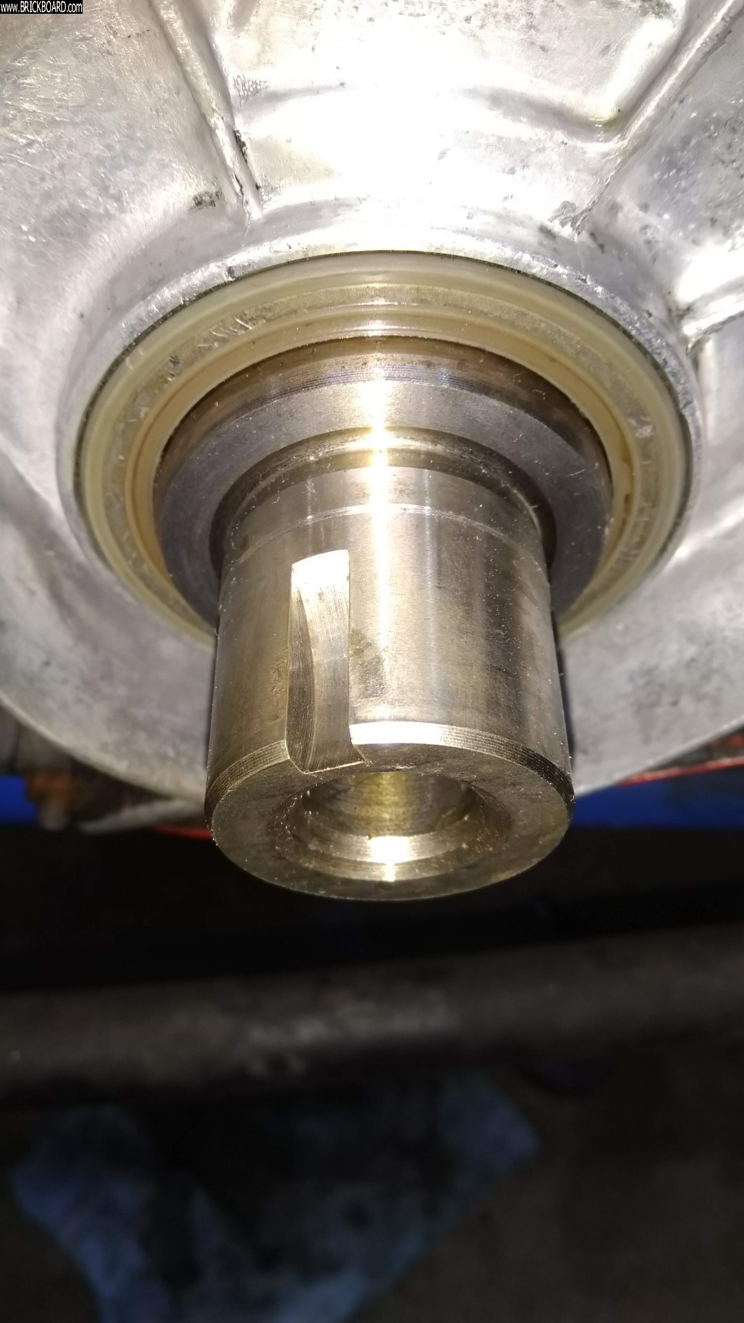 Volvo 900 -- 940/Intermediate Seal