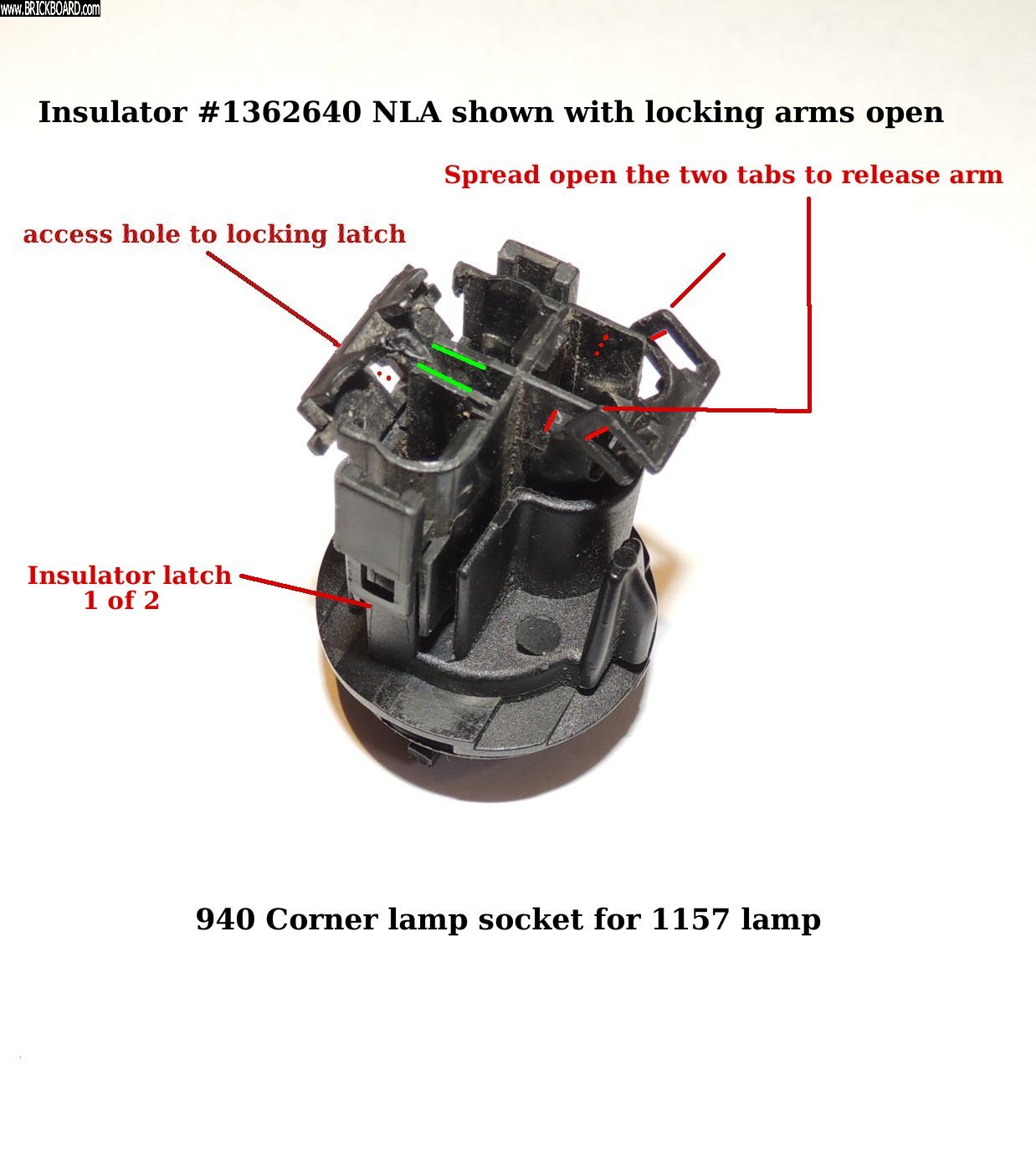 Volvo 900 -- Corner light connector latches