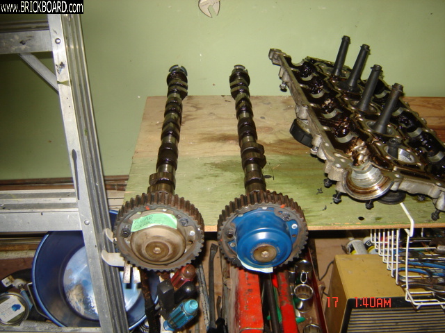 Volvo  -- 2006 xc70/camshafts and their cover