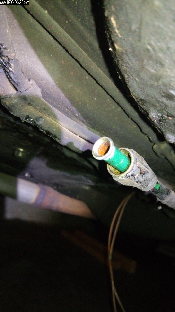 Volvo 700 -- Fuel Line Flare Fitting 1990 Regina