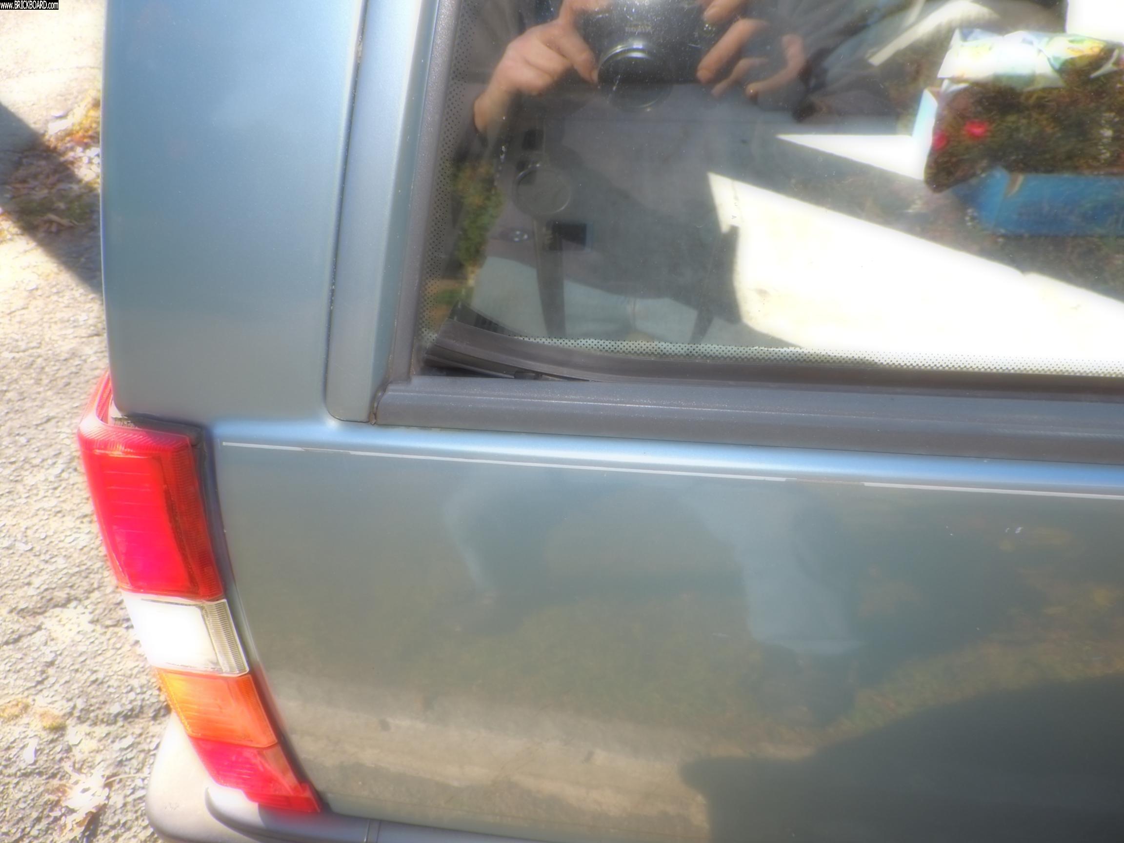 Volvo 900 -- 940 wagon- rear side window trim failing