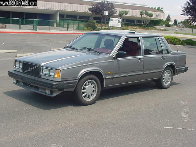 Volvo 700 -- Solid Ca Machine