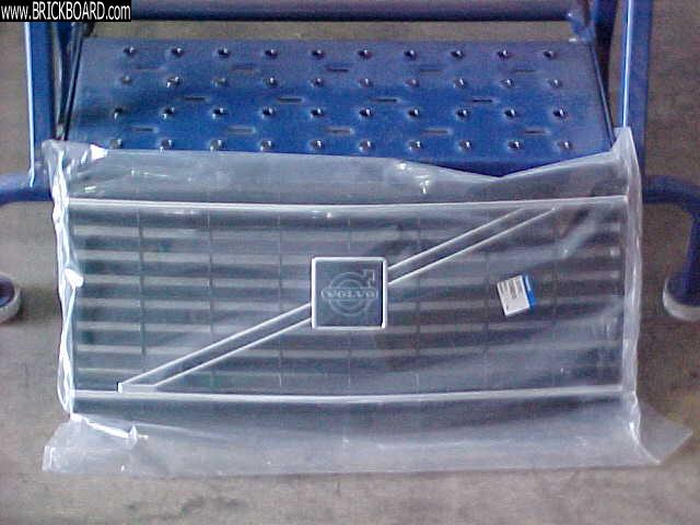 Volvo 200 -- 240 flathood grille