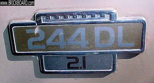 Volvo 200 -- '78 fender badge