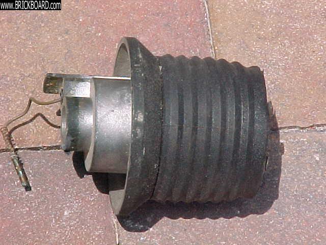 Volvo 200 -- momo steering hub adapter