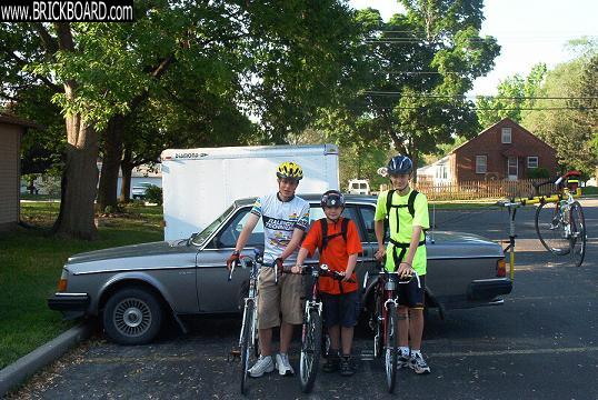 Volvo 200 -- My Volvo 240 with Boy Scouts before a Cycling Merit Badge ride.