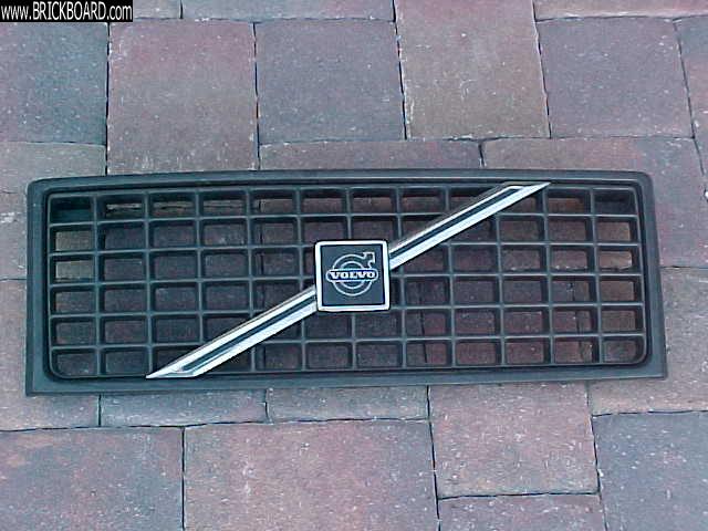 Volvo 700 -- 1988 740 Turbo grille