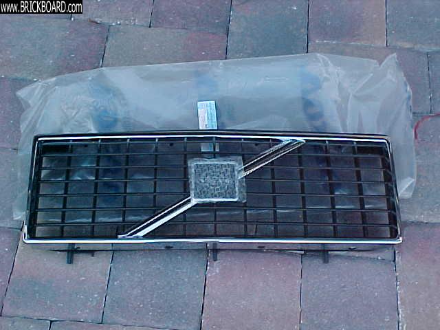 Volvo 200 -- European Flathood Grille