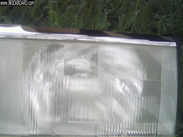 Volvo 200 -- Volvo 240 passenger side headlight (cibie)