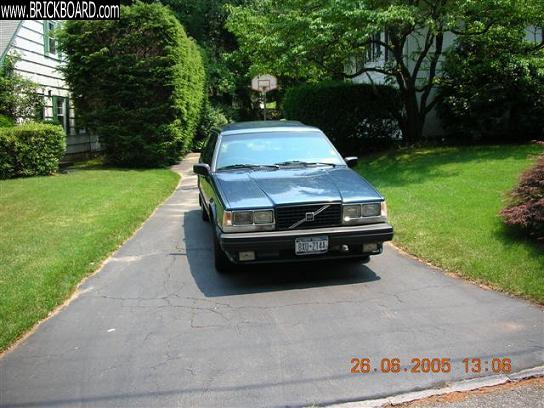 Volvo 700 -- 740 Turbo Wagon Front