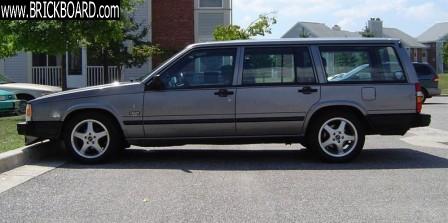 Volvo  -- Side view V8 740