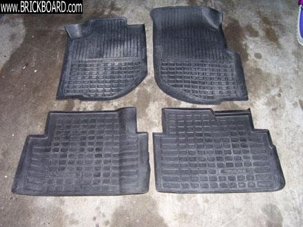 Volvo 700 -- Volvo 740 molded floor mats