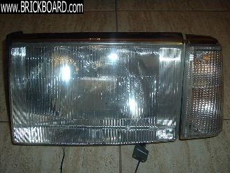 Volvo 200 -- headlight