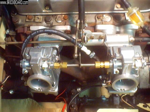 Volvo 120-130 -- Mikunis with tube joiner linkage?