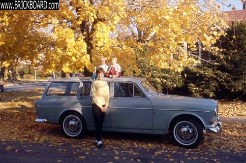 Volvo 120-130 -- My mom and two older sisters with the 1967 Volvo wagon