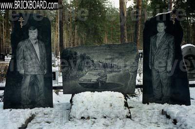 Volvo 700 -- grave