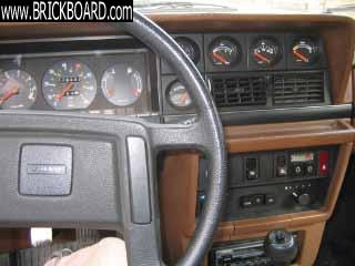 Volvo 200 -- Volvo side view