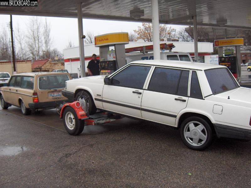 Volvo 700 -- 1984 245 DL towing 1990 744 TI