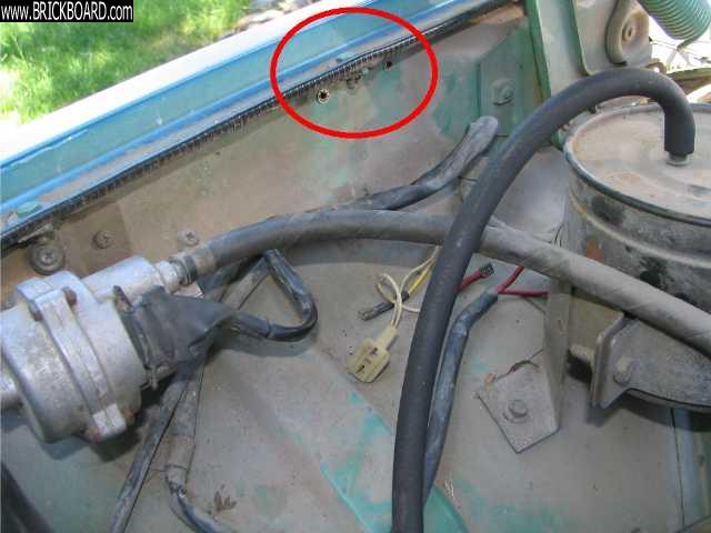 Volvo 140-160 -- 1972 Volvo 145E Relay set