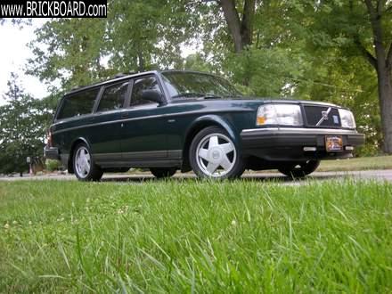 Volvo 200 -- fog lights