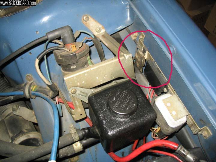 Volvo 200 -- 25-amp fuse