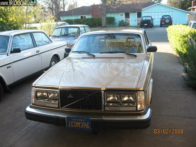 Volvo 200 -- 262 Bertone