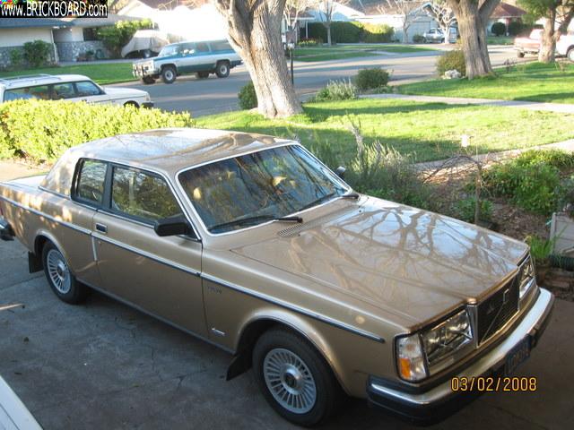 Volvo 200 -- 262 Bertone
