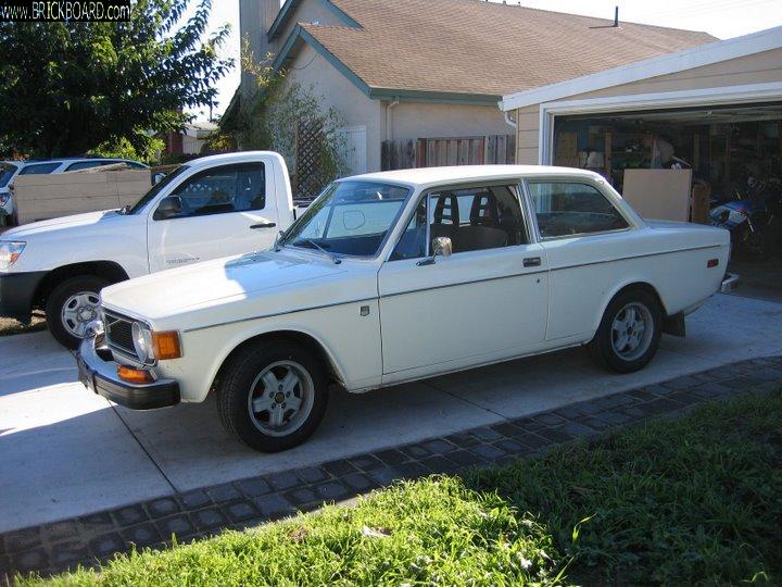 Volvo  -- 1973 142