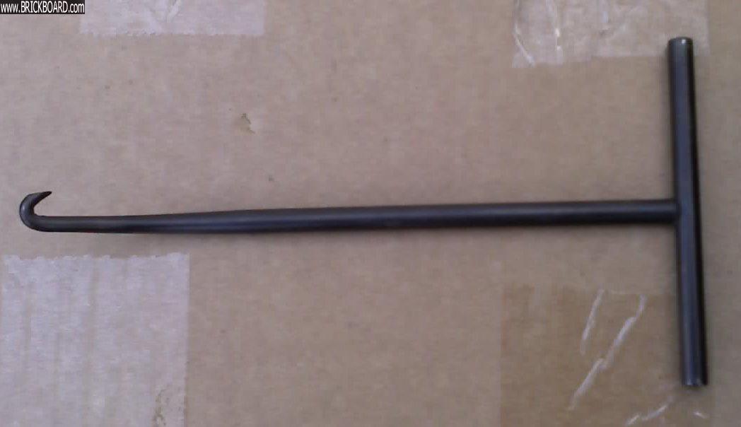 Volvo  -- Spring puller tool