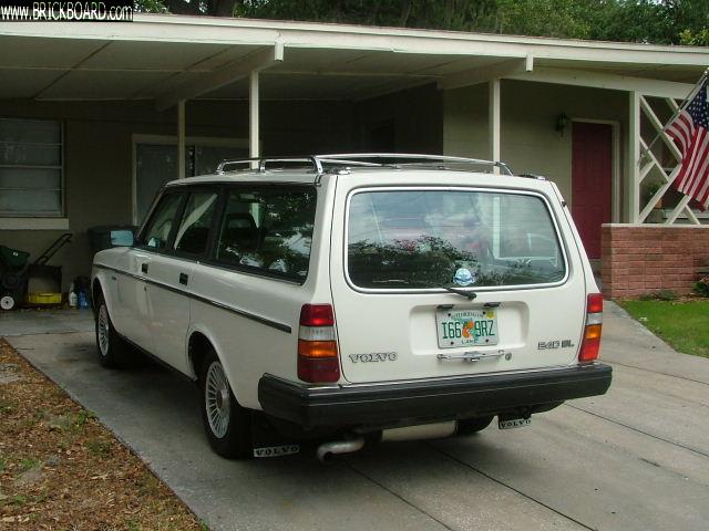 Volvo 200 -- Helga