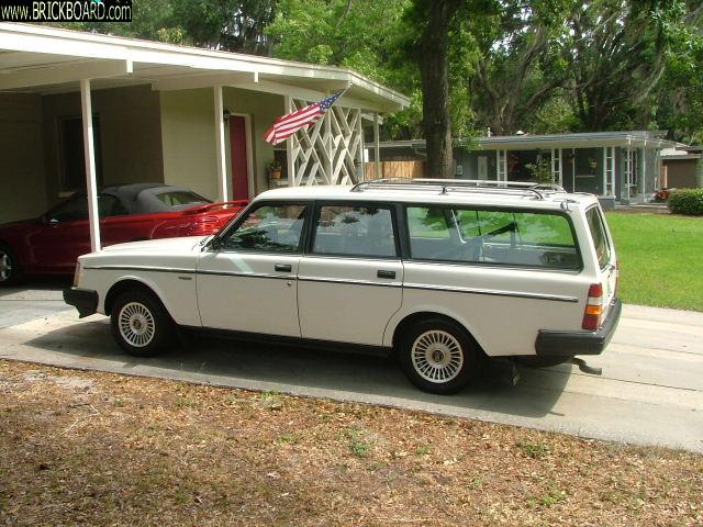 Volvo  -- 1985 245