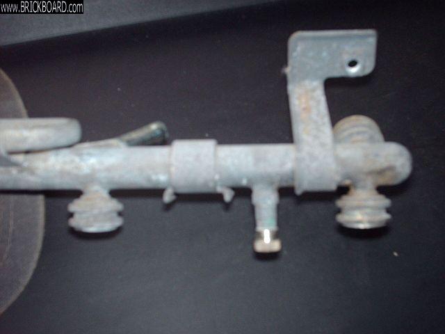 Volvo  -- later 240 fuel rail with schrader valve