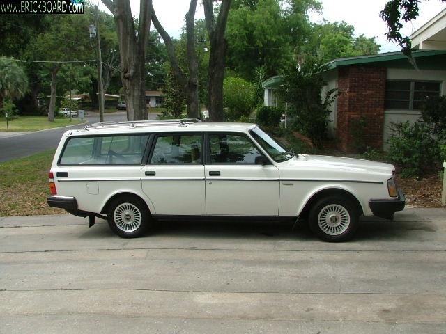 Volvo 200 -- Helga