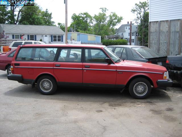 Volvo  -- 1993 VOLVO 240 Wagon, Auto, 171K, Red, Beautiful,