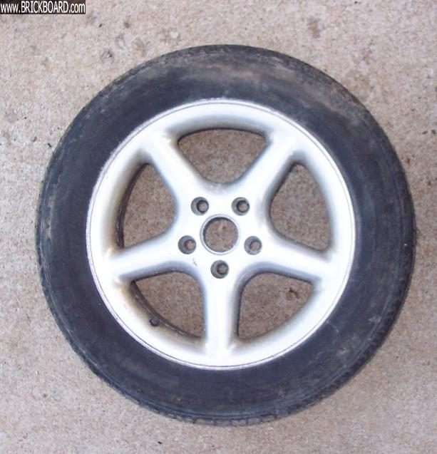 Volvo  -- 15" alloy wheel