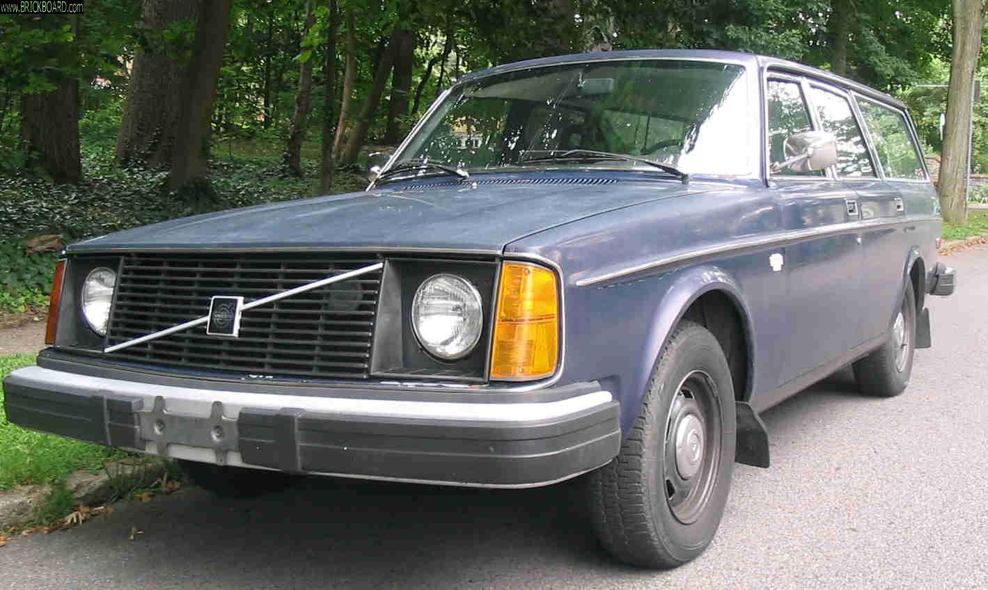 Volvo 200 -- '76 245DL one-owner