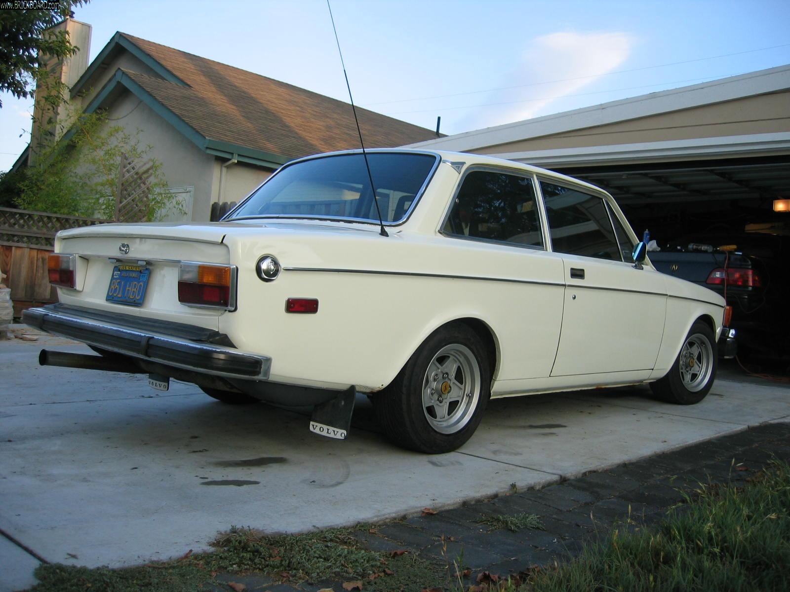 Volvo  -- 1973 142