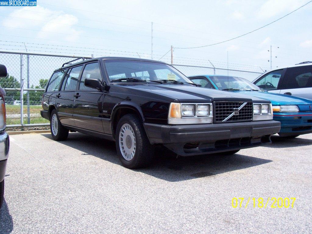 Volvo 700 -- 87 745t