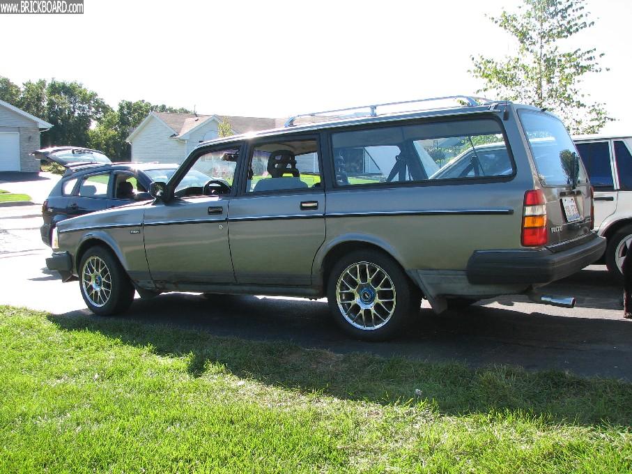 Volvo 200 -- Dogs Brick