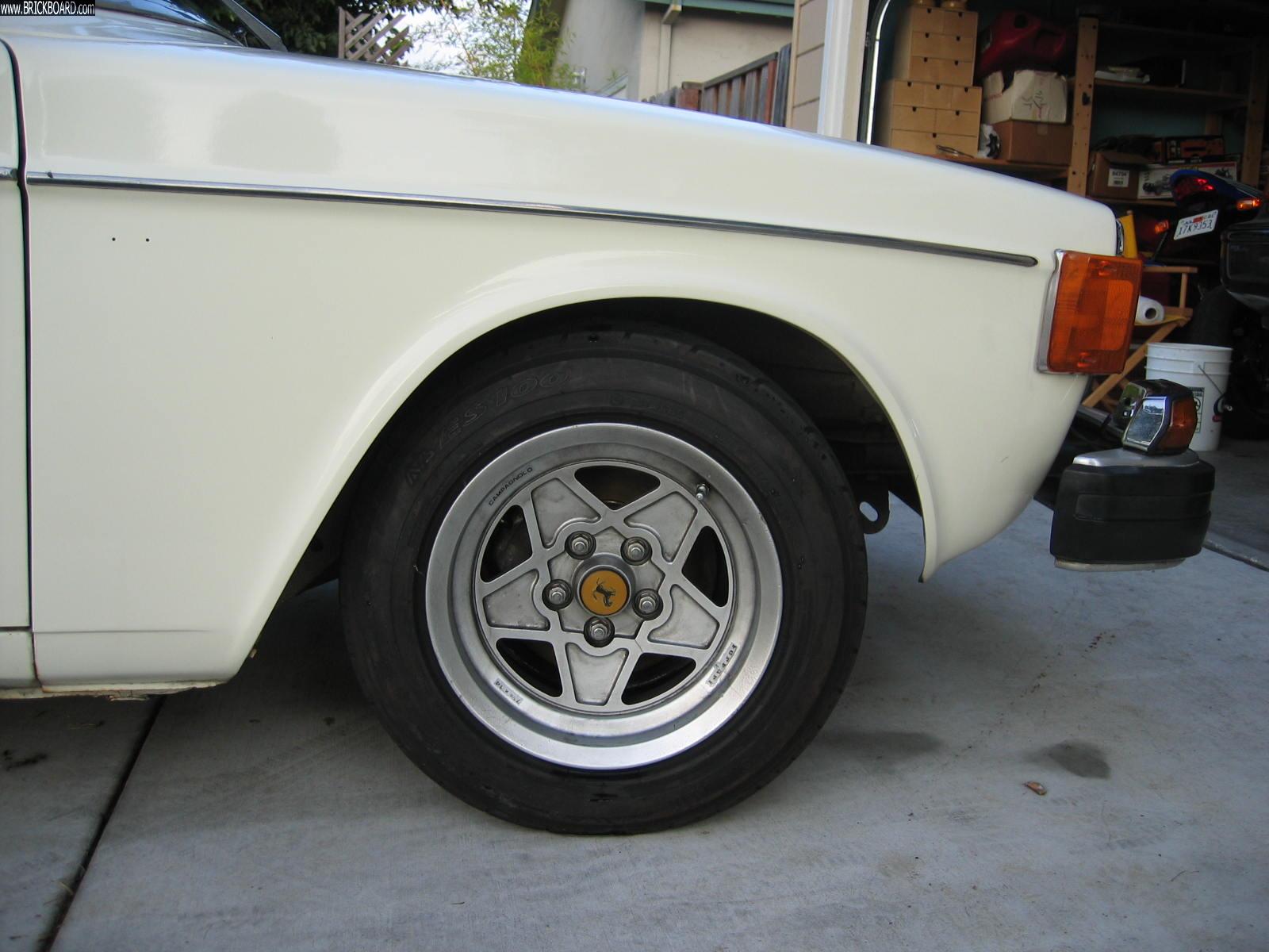 Volvo  -- 73 142