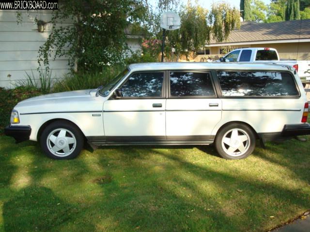 Volvo 200 -- 1990 Estate