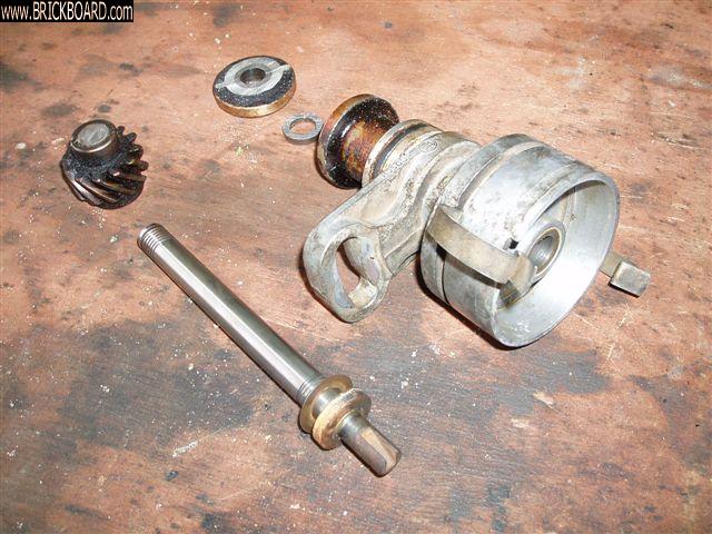 Volvo 200 -- Dismembered Distributor B230F